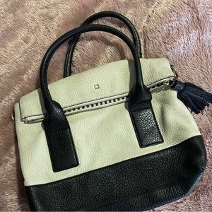 Black and white Kate Spade hand bag